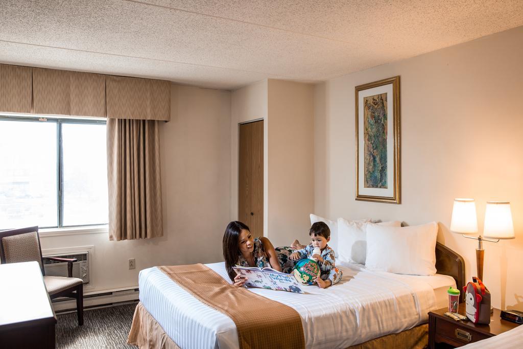Travelodge By Wyndham Edmonton South Exterior photo