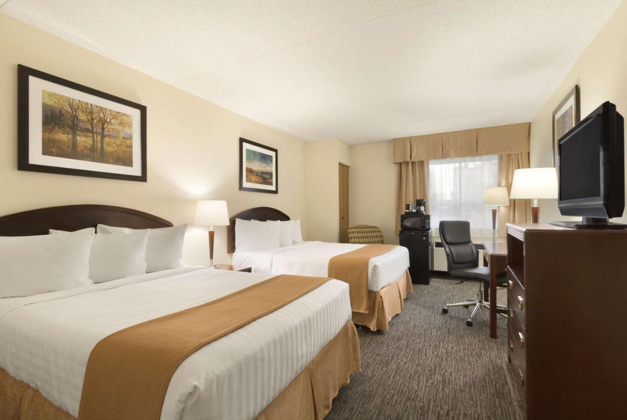Travelodge By Wyndham Edmonton South Exterior photo