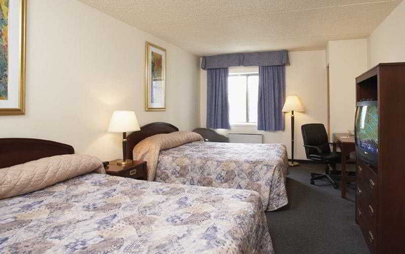 Travelodge By Wyndham Edmonton South Exterior photo